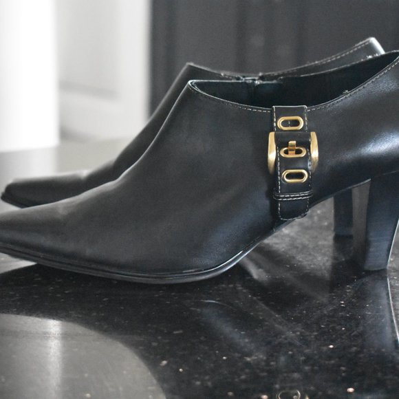 Liz Claiborne Flex Black Heels - Picture 3 of 9